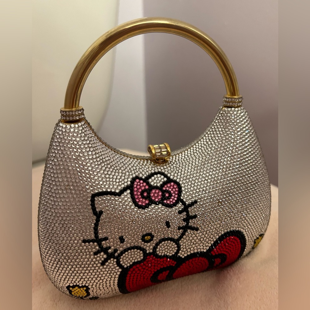 Judith Leiber “ swavorski” Crystal hand bag